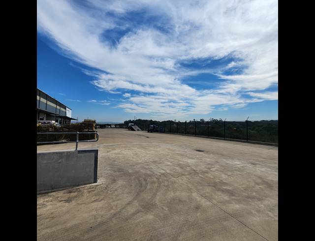 3,450M² WAREHOUSE TO LET IN RIVERHORSE VALLEY